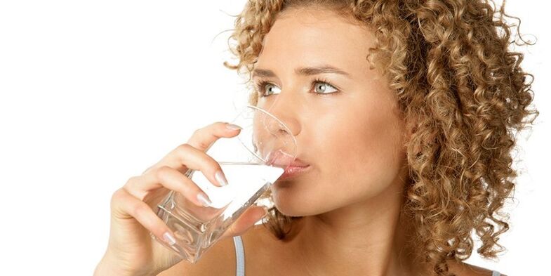 Nunha dieta para beber, ademais doutros líquidos, cómpre consumir 1, 5 litros de auga purificada. 