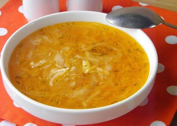 A sopa de repolo está no menú para todos os que queiran perder peso grazas ao chucrut